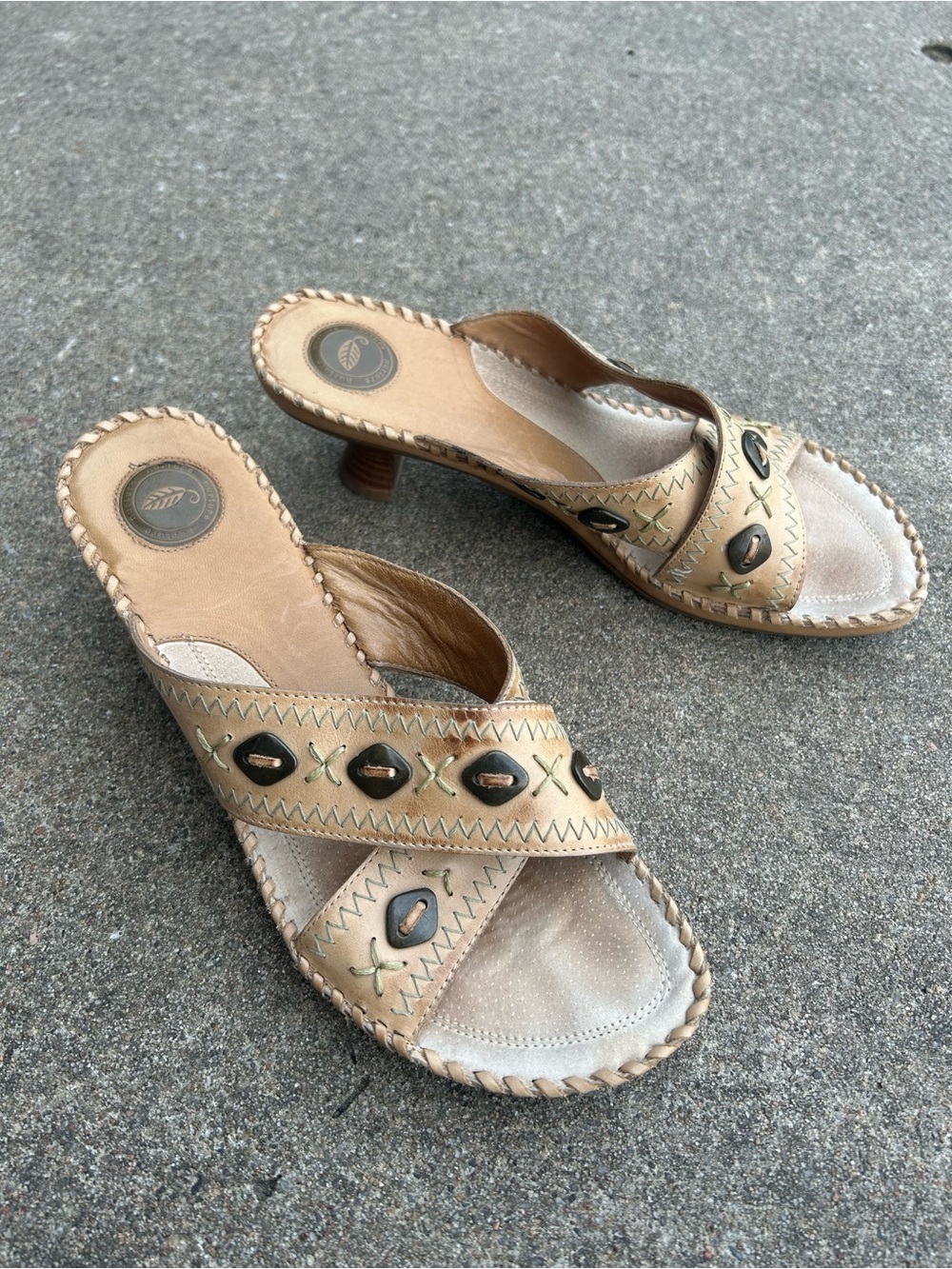 Boho Western Nurture Tan Embellished Leather Mule Baby Heels Size 10
